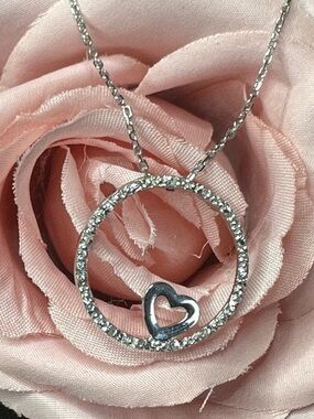 925 Sterling Silver Circle Pendant Necklace with Interlocking Heart Accent NWT